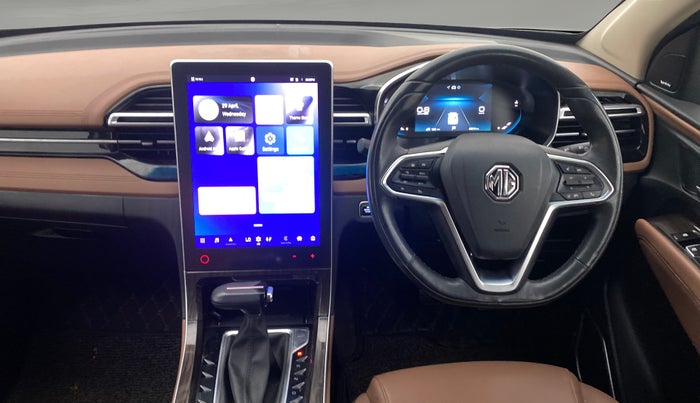 2023 MG HECTOR PLUS SHARP PRO 1.5 PETROL TURBO CVT 7 STR, Petrol, Automatic, 88,098 km, Steering Wheel Close Up