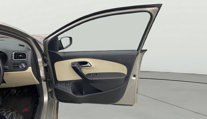 2017 Skoda Rapid STYLE 1.6 MPI, Petrol, Manual, 1,26,040 km, RHS Front Door