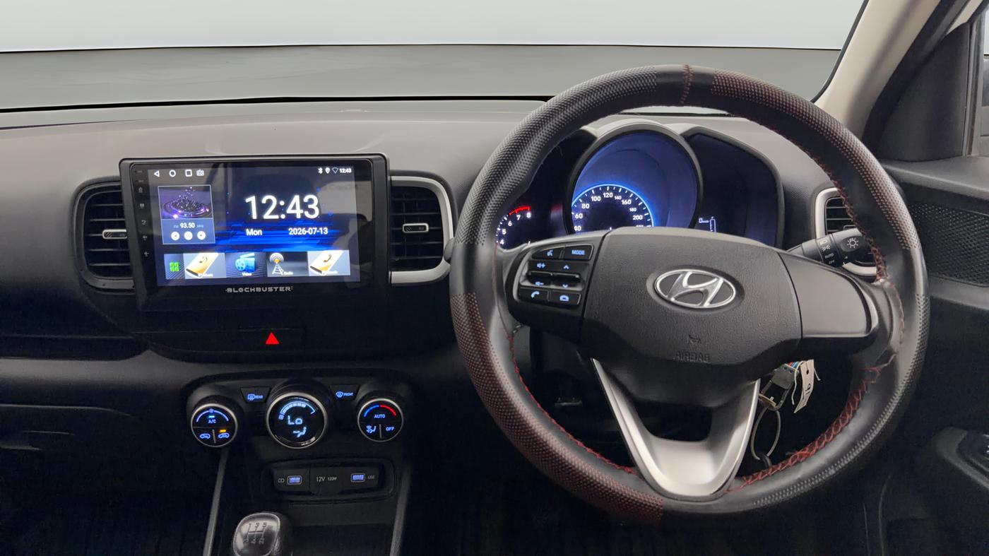 2021 Hyundai VENUE S+ 1.2, Petrol, Manual, 48,136 km, Steering Wheel Close Up