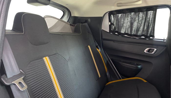 2022 Renault Kwid CLIMBER MT 1.0, Petrol, Manual, 10,708 km, Right Side Rear Door Cabin