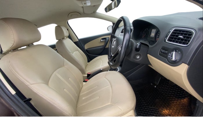 2017 Volkswagen Polo HIGHLINE1.2L, Petrol, Manual, 28,989 km, Right Side Front Door Cabin