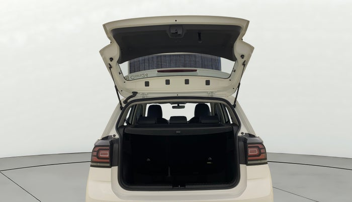 2025 Volkswagen TAIGUN TOPLINE 1.0 TSI AT, Petrol, Automatic, 5,074 km, Boot Door Open