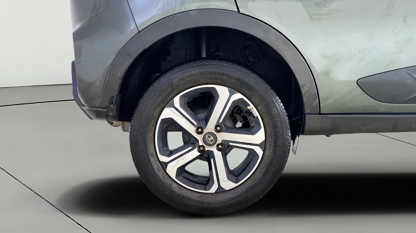 2022 Tata NEXON XZA PLUS PETROL, Petrol, Automatic, 23,976 km, Right Rear Wheel