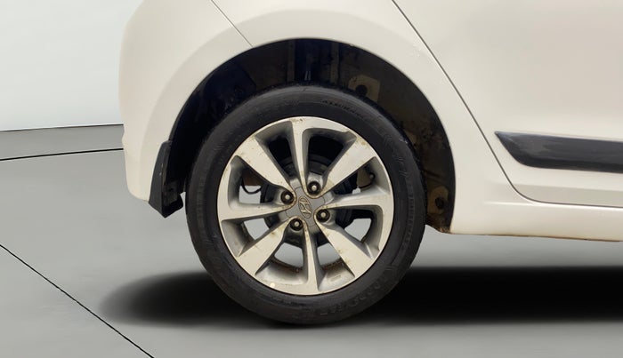 2016 Hyundai Elite i20 ASTA 1.2 (O), Petrol, Manual, 1,03,768 km, Right Rear Wheel