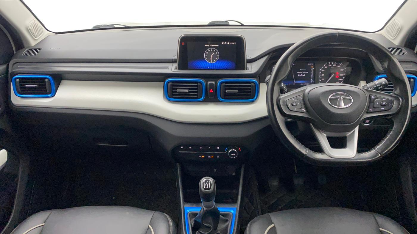 2021 Tata PUNCH CREATIVE  1.2 RTN DUAL TONE, Petrol, Manual, 37,553 km, Dashboard