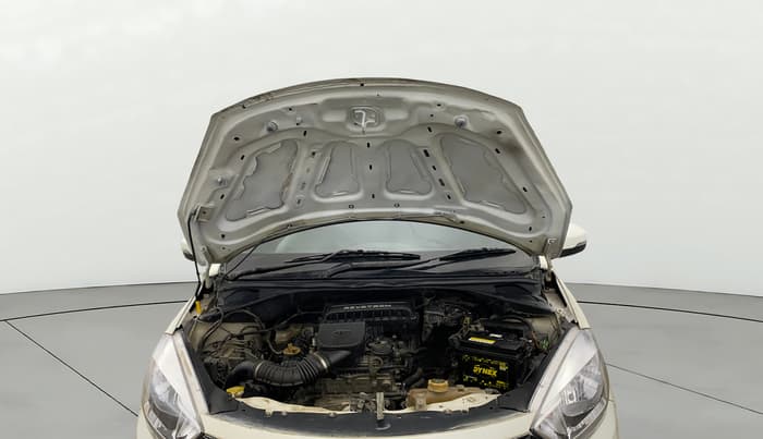 2018 Tata Tiago XZ PETROL, Petrol, Manual, 1,00,646 km, Open Bonet