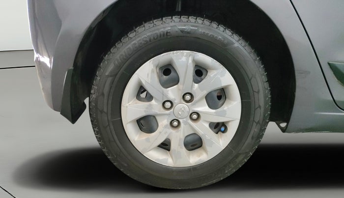 2016 Hyundai Elite i20 SPORTZ 1.2, CNG, Manual, 69,894 km, Right Rear Wheel