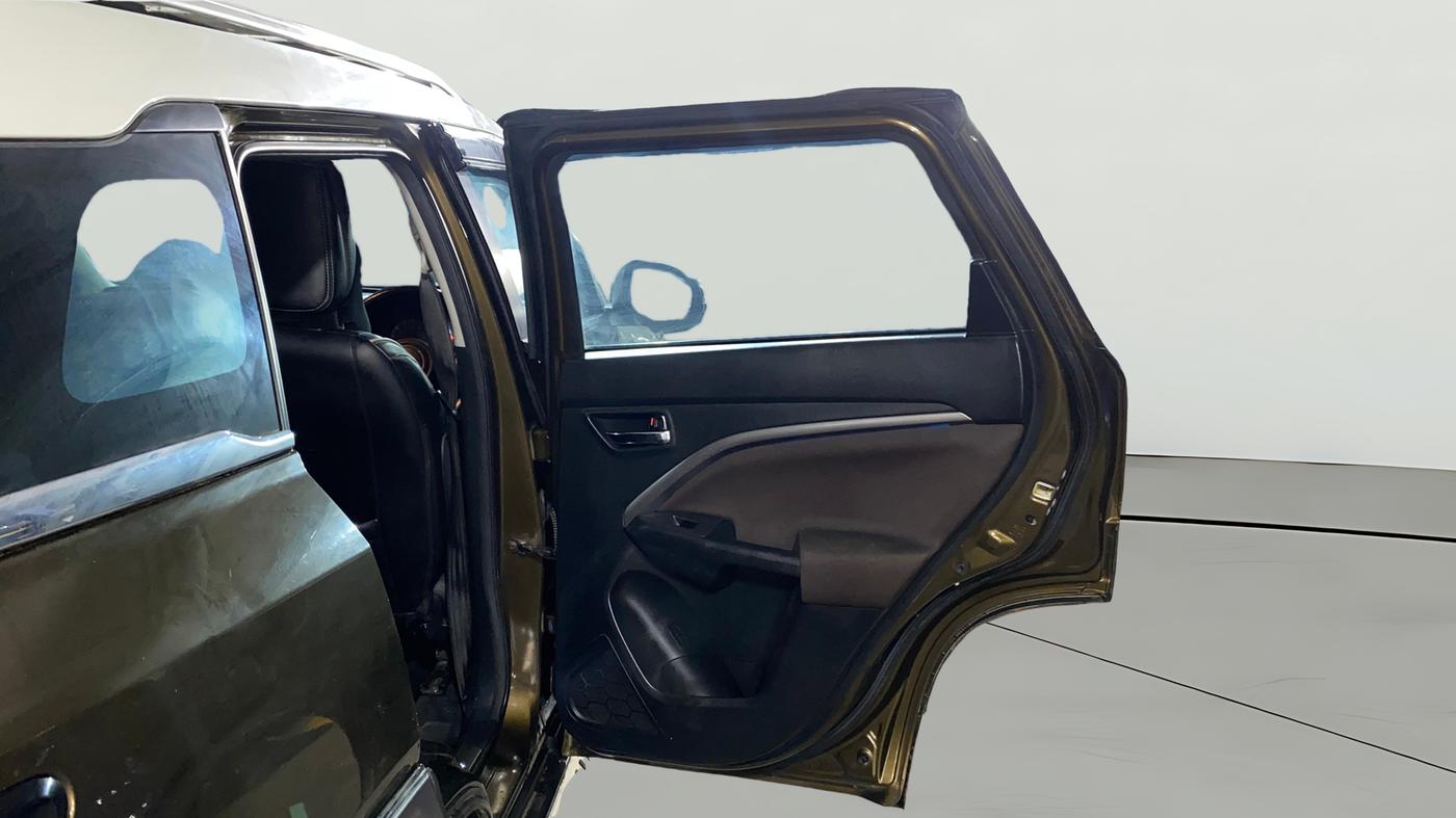 2024 Maruti BREZZA ZXI + AT SMART HYBRID DUAL TONE, Petrol, Automatic, 47,475 km, RHS Rear Door