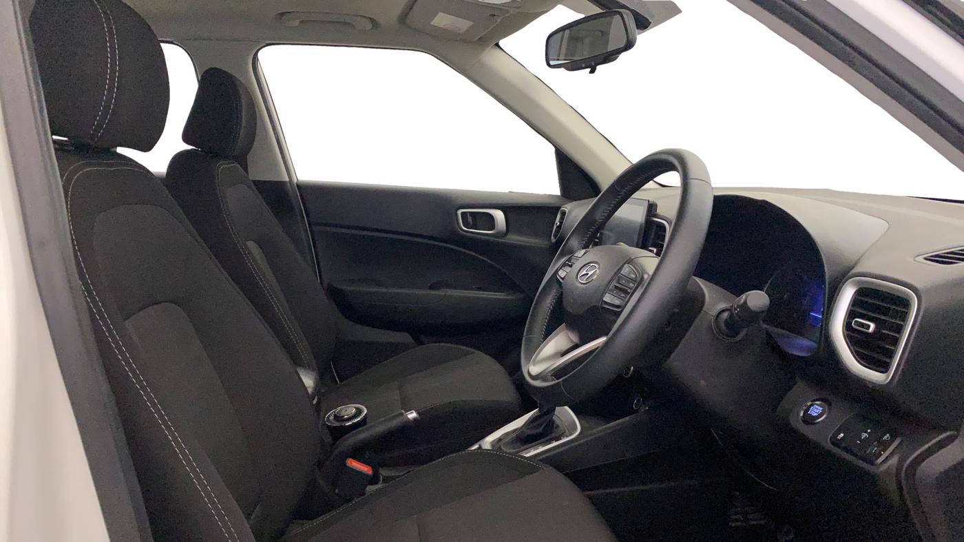 2020 Hyundai VENUE SX PLUS 1.0 TURBO DCT, Petrol, Automatic, 50,605 km, Right Side Front Door Cabin