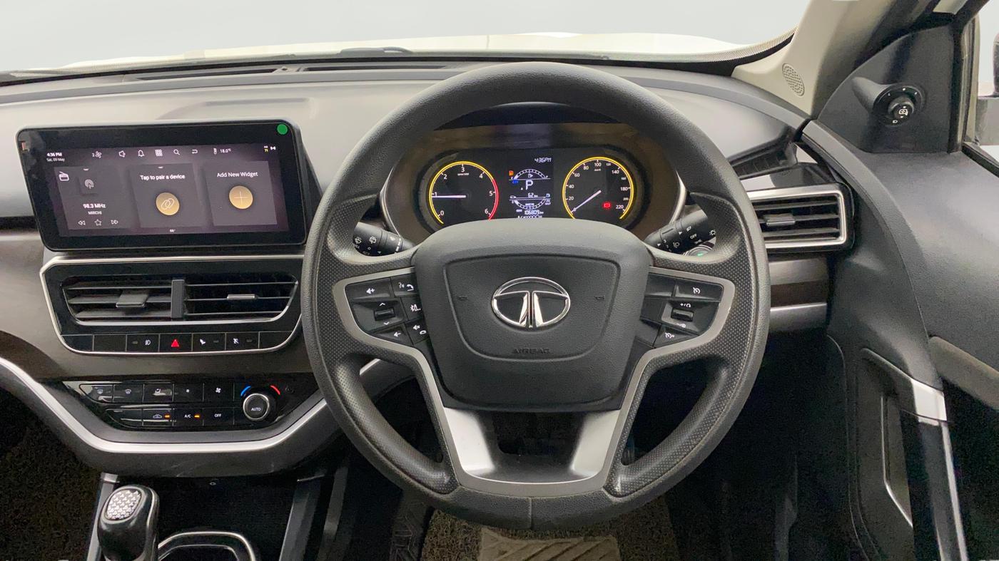 2023 Tata Harrier XTA 2.0L KRYOTEC PLUS, Diesel, Automatic, 1,06,808 km, Steering Wheel Close Up