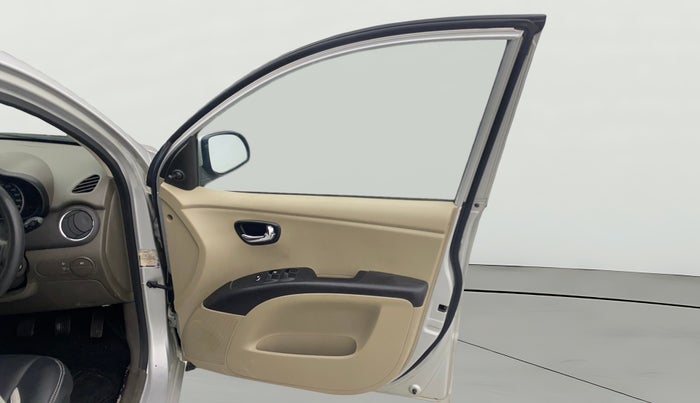 2016 Hyundai i10 SPORTZ 1.1, Petrol, Manual, 53,551 km, RHS Front Door