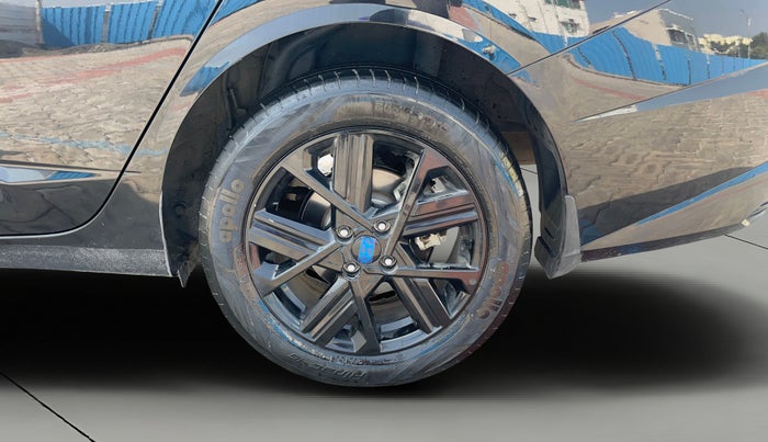 2023 Hyundai Verna SX (O) 1.5 TURBO PETROL DCT, Petrol, Automatic, 40,479 km, Left Rear Wheel