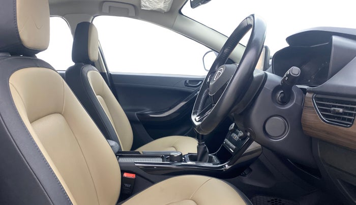 2022 Tata NEXON XZ PLUS PETROL KAZIRANGA, Petrol, Manual, 37,782 km, Right Side Front Door Cabin