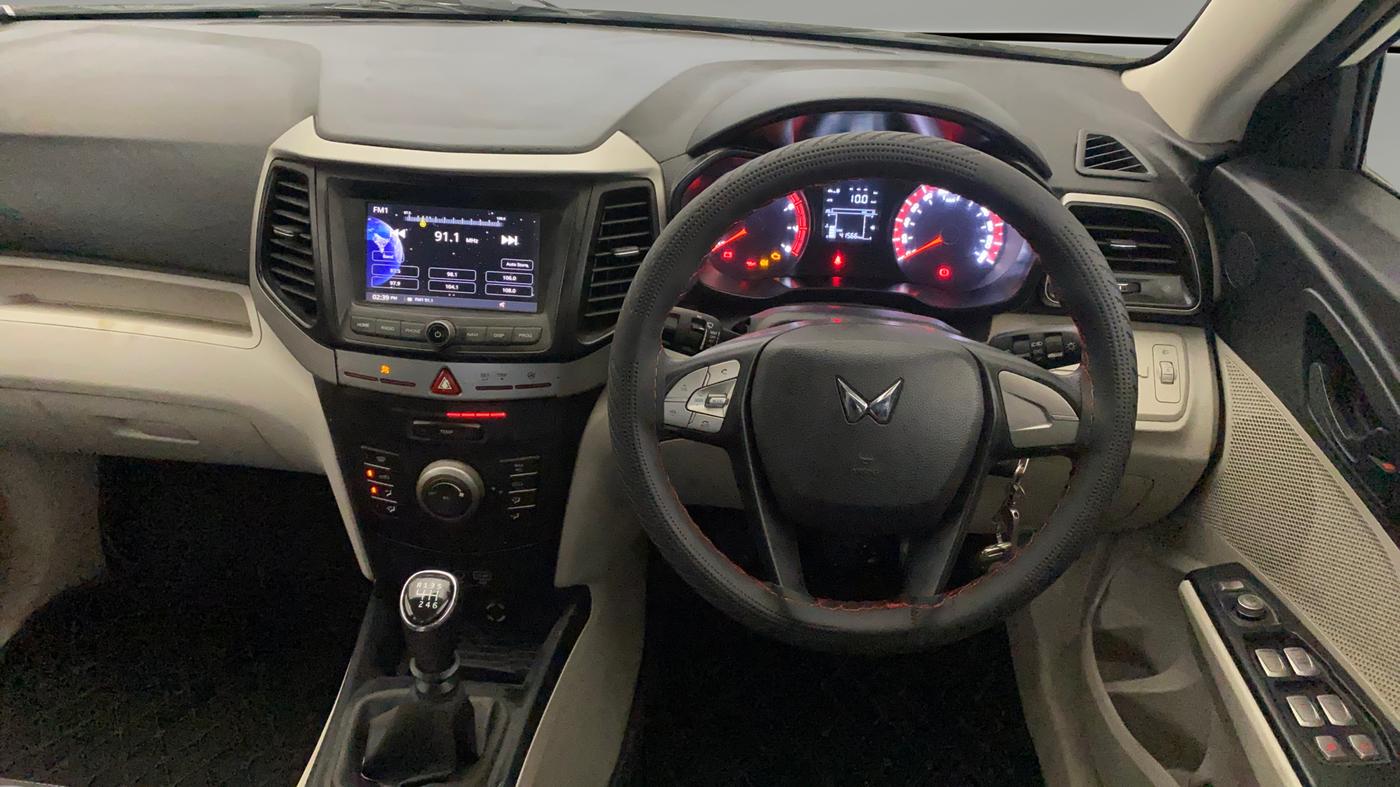 2019 Mahindra XUV300 W6 1.2 PETROL, Petrol, Manual, 41,579 km, Steering Wheel Close Up