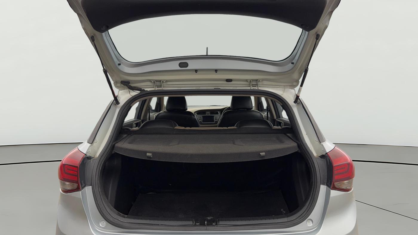 2020 Hyundai Elite i20 SPORTZ PLUS 1.2, Petrol, Manual, 60,456 km, Boot Open Zoomed View