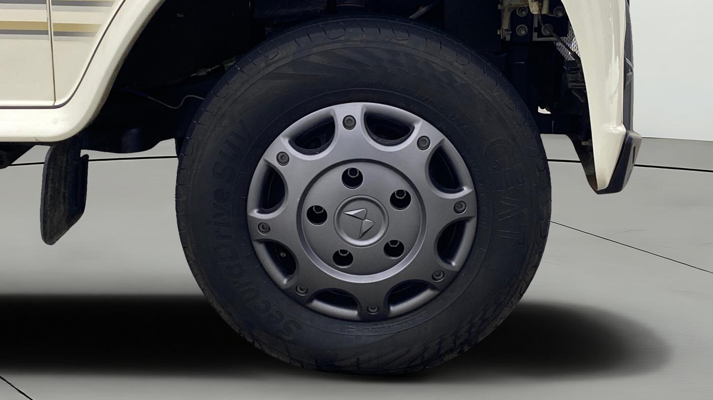 2025 Mahindra Bolero B6, Diesel, Manual, 9,516 km, Right Front Wheel