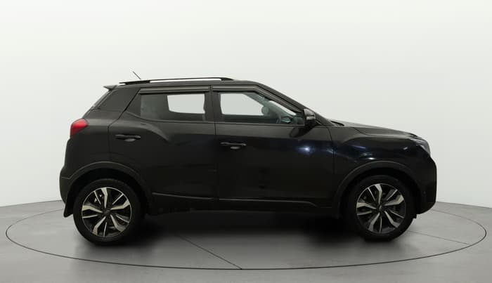 2019 Mahindra XUV300 W8 (O) 1.2 PETROL, Petrol, Manual, 54,222 km, Right Side View