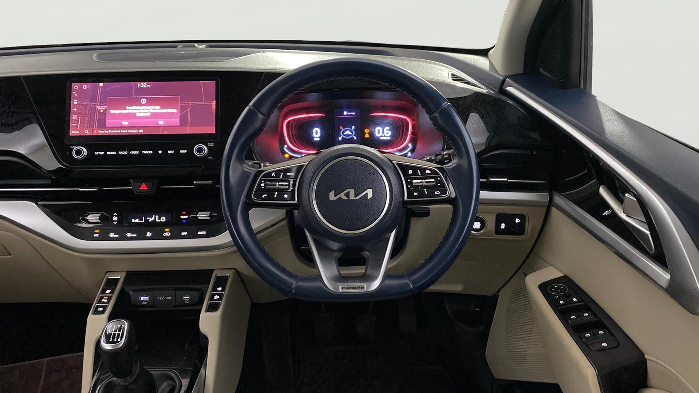 2022 KIA CARENS LUXURY PLUS 1.4 PETROL 6 STR, Petrol, Manual, 74,755 km, Steering Wheel Close Up