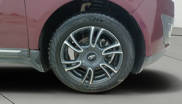 2018 Mahindra MARAZZO M8 7 STR, Diesel, Manual, 90,150 km, Right Front Wheel