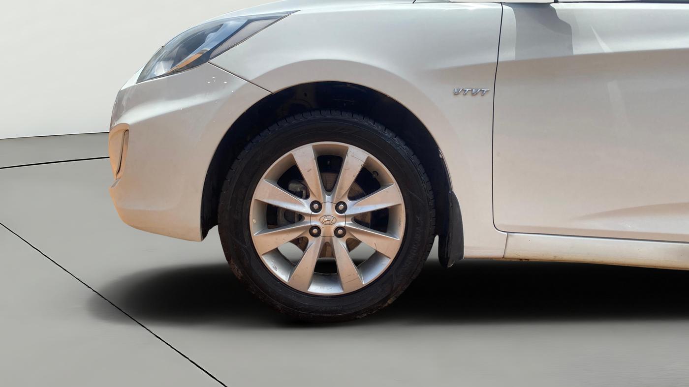 2013 Hyundai Verna FLUIDIC 1.6 VTVT SX, Petrol, Manual, 85,547 km, Left Front Wheel