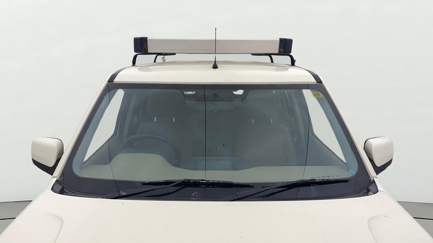 2018 Mahindra TUV 300 PLUS P8, Diesel, Manual, 31,709 km, Front Windshield