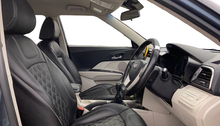 2021 Mahindra XUV300 W8 1.2 PETROL, Petrol, Manual, 52,390 km, Right Side Front Door Cabin