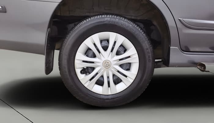 2015 Toyota Innova 2.5 GX 7 STR, Diesel, Manual, 93,285 km, Right Rear Wheel