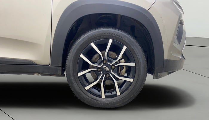 2018 Mahindra KUV 100 NXT K8 P 6 STR, Petrol, Manual, 16,675 km, Right Front Wheel