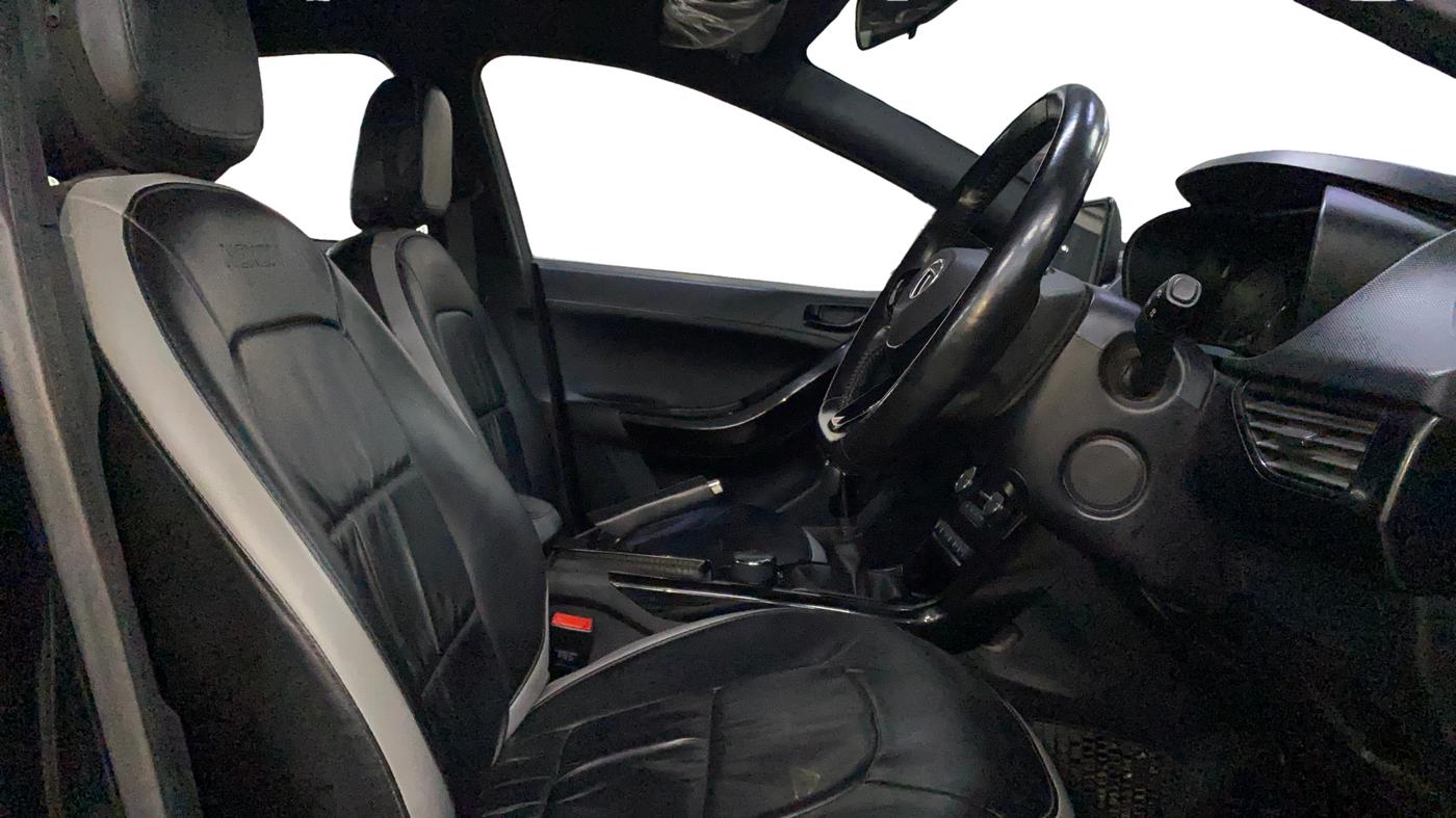 2022 Tata NEXON XZ PLUS PETROL DARK EDITION, Petrol, Manual, 39,137 km, Right Side Front Door Cabin