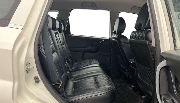 2020 Mahindra XUV500 W5, Diesel, Manual, 56,961 km, Right Side Rear Door Cabin