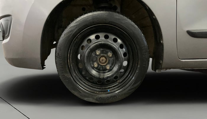 2016 Maruti Wagon R 1.0 VXI, CNG, Manual, 65,938 km, Left Front Wheel