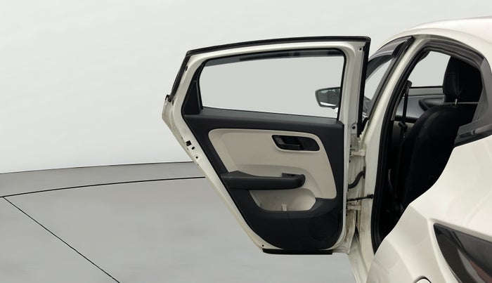 2023 Tata ALTROZ XMA Plus (S) DCT, Petrol, Automatic, 25,446 km, LHS Rear Door