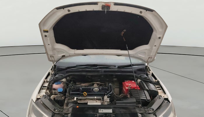 2014 Volkswagen Jetta COMFORTLINE TSI, Petrol, Manual, 1,11,587 km, Open Bonet