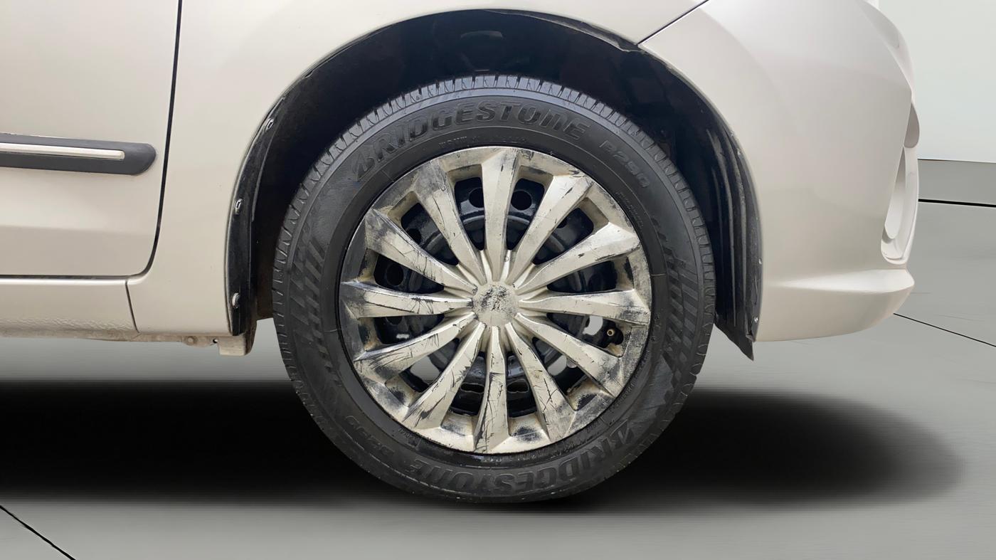 2018 Maruti Celerio VXI, CNG, Manual, 1,45,741 km, Right Front Wheel