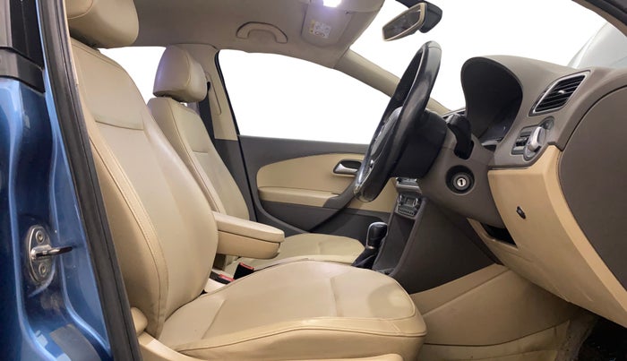 2017 Volkswagen Vento HIGHLINE 1.5 AT, Diesel, Automatic, 1,27,571 km, Right Side Front Door Cabin