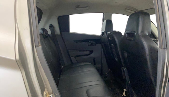 2018 Mahindra Kuv100 K2 TRIP D, Diesel, Manual, 68,537 km, Right Side Rear Door Cabin