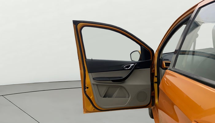 2017 Tata Tiago XZ PETROL, Petrol, Manual, 67,336 km, LHS Front Door