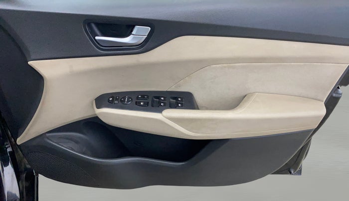 2018 Hyundai Verna 1.6 VTVT SX, Petrol, Manual, 74,702 km, Driver Side Door Panels Control
