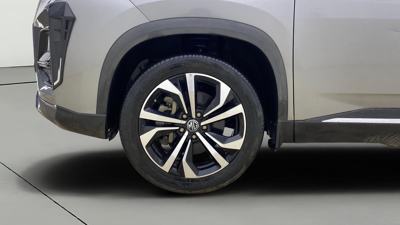 2024 MG HECTOR SAVVY PRO 1.5 TURBO CVT PETROL, Petrol, Automatic, 40,013 km, Left Front Wheel