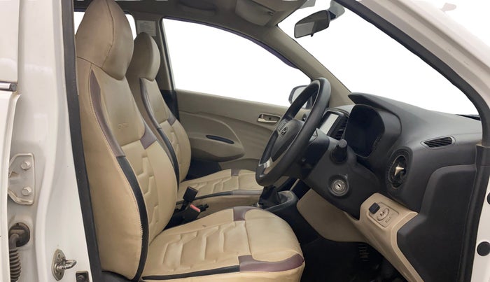 2019 Hyundai NEW SANTRO SPORTZ CNG, CNG, Manual, 72,970 km, Right Side Front Door Cabin