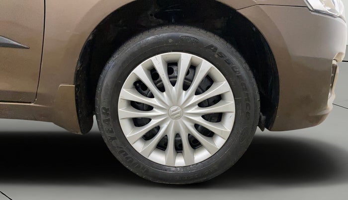 2016 Maruti Ciaz VXI+, Petrol, Manual, 70,040 km, Right Front Wheel