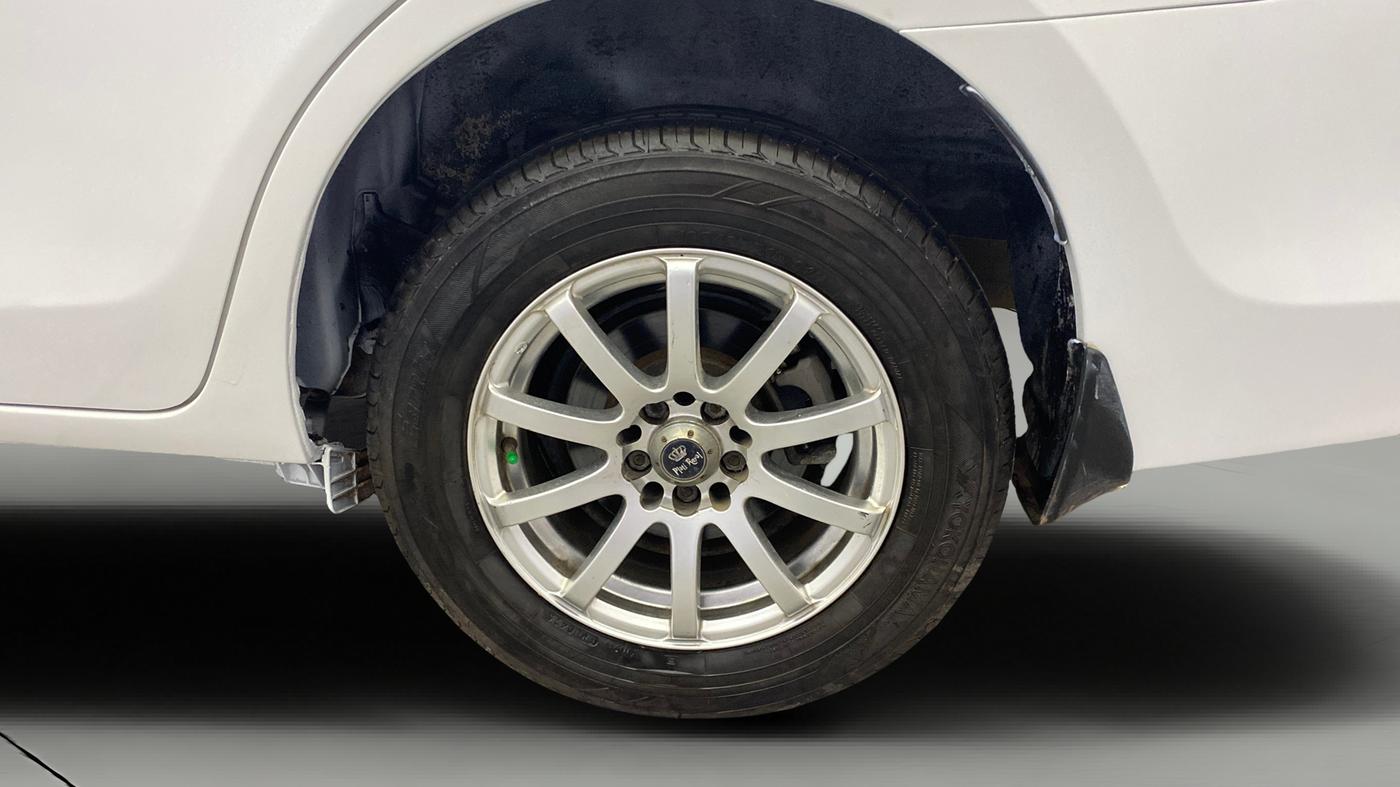 2014 Toyota Corolla Altis J DIESEL, Diesel, Manual, 85,555 km, Left Rear Wheel