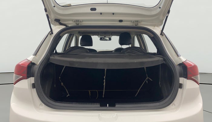 2016 Hyundai Elite i20 SPORTZ 1.2, Petrol, Manual, 1,10,423 km, Boot Open Zoomed View