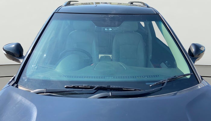 2023 Mahindra XUV300 W8 (O) 1.2 PETROL, Petrol, Manual, 13,938 km, Front Windshield