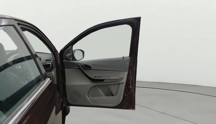 2022 Tata TIGOR XZ CNG, CNG, Manual, 51,827 km, RHS Front Door