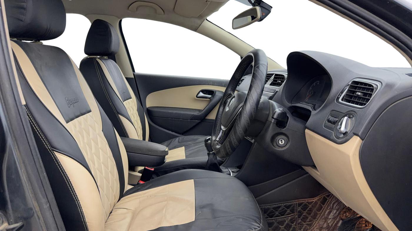 2017 Volkswagen Ameo HIGHLINE1.2L PLUS 16 ALLOY, Petrol, Manual, 82,189 km, Right Side Front Door Cabin