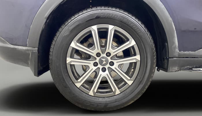 2022 Mahindra XUV700 AX 7 D MT 7 STR, Diesel, Manual, 68,571 km, Right Rear Wheel