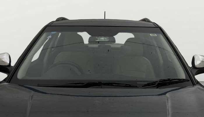 2022 Mahindra XUV300 W8 (O) 1.2 PETROL AMT, Petrol, Automatic, 1,19,785 km, Front Windshield