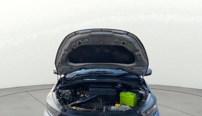 2020 Tata Tiago XZ PETROL, Petrol, Manual, 1,38,921 km, Open Bonet