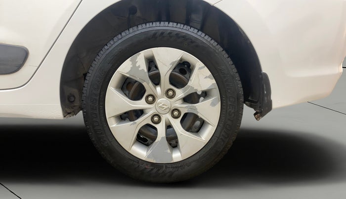 2016 Hyundai Xcent S 1.2, Petrol, Manual, 1,17,304 km, Left Rear Wheel